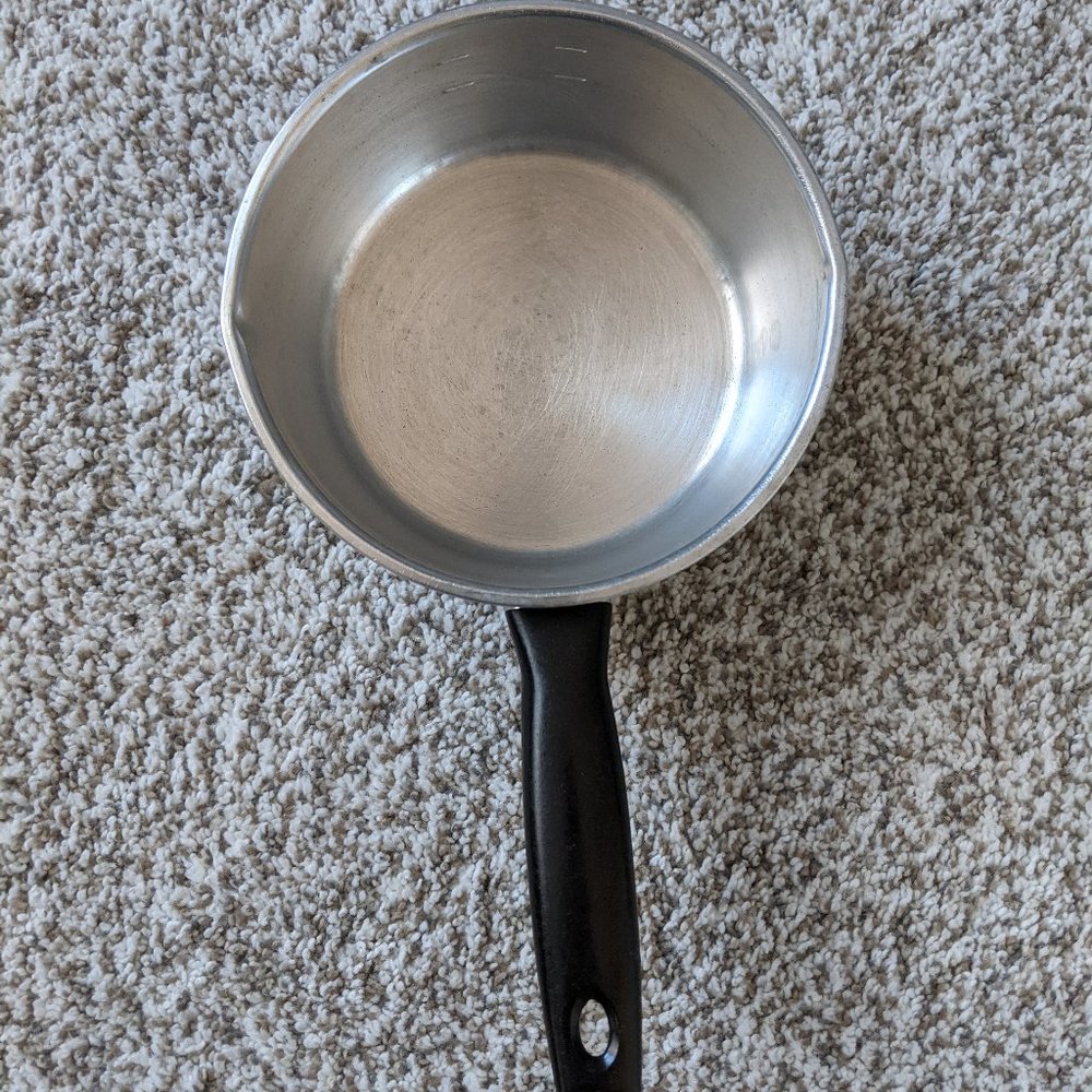 Wear-Ever Aluminum 1 Qt Pot